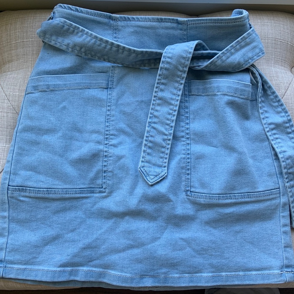 Stretchy Forever 21 Denim Skirt💙